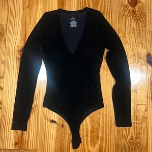 Klassy Network black long sleeve v-neck body suit, size s, new
